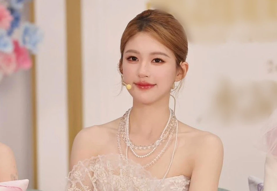 Khối tài sản “khủng” của Triệu Lộ Tư ở tuổi 27 gây choáng ngợp