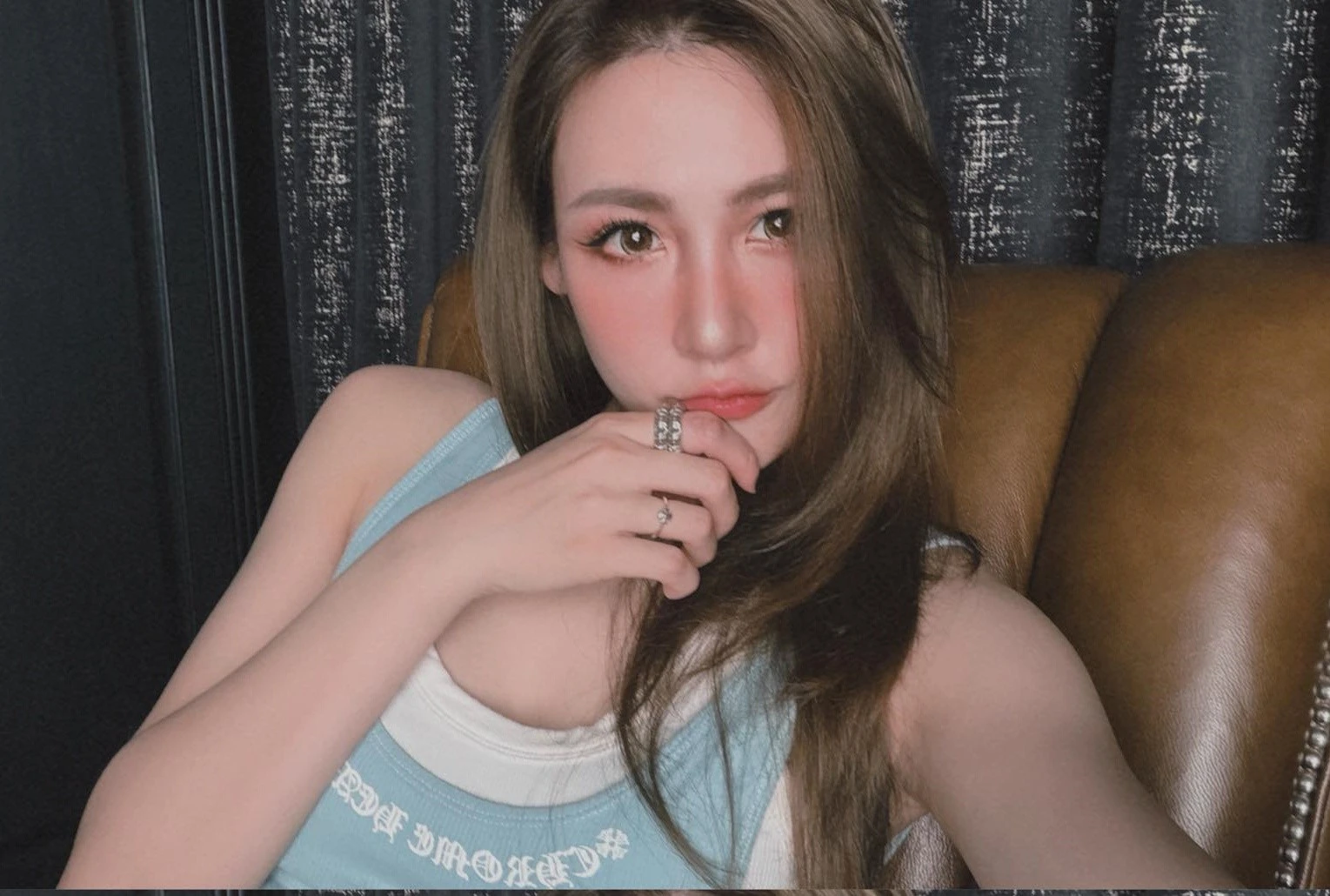 Á hậu Dương Tú Anh U40 gây bão mạng với diện mạo trẻ ngỡ ngàng