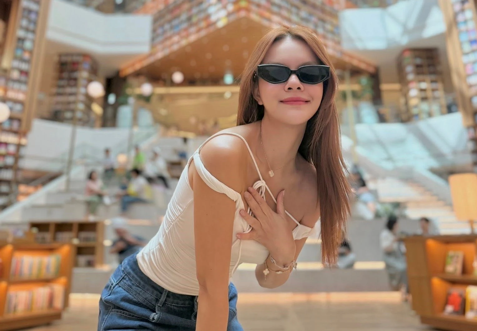 Phạm Quỳnh Anh du lịch Hàn Quốc, khoe nhan sắc trẻ trung giữa ồn ào thị phi