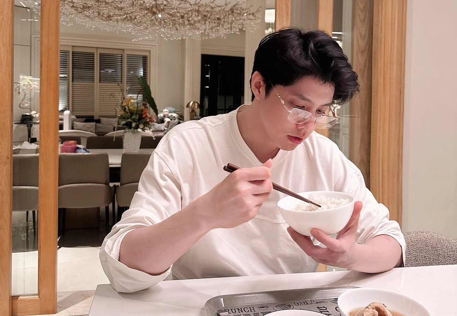 Noo Phước Thịnh tuổi 36 vẫn bảnh bao, visual đỉnh cao khiến fan mê mẩn