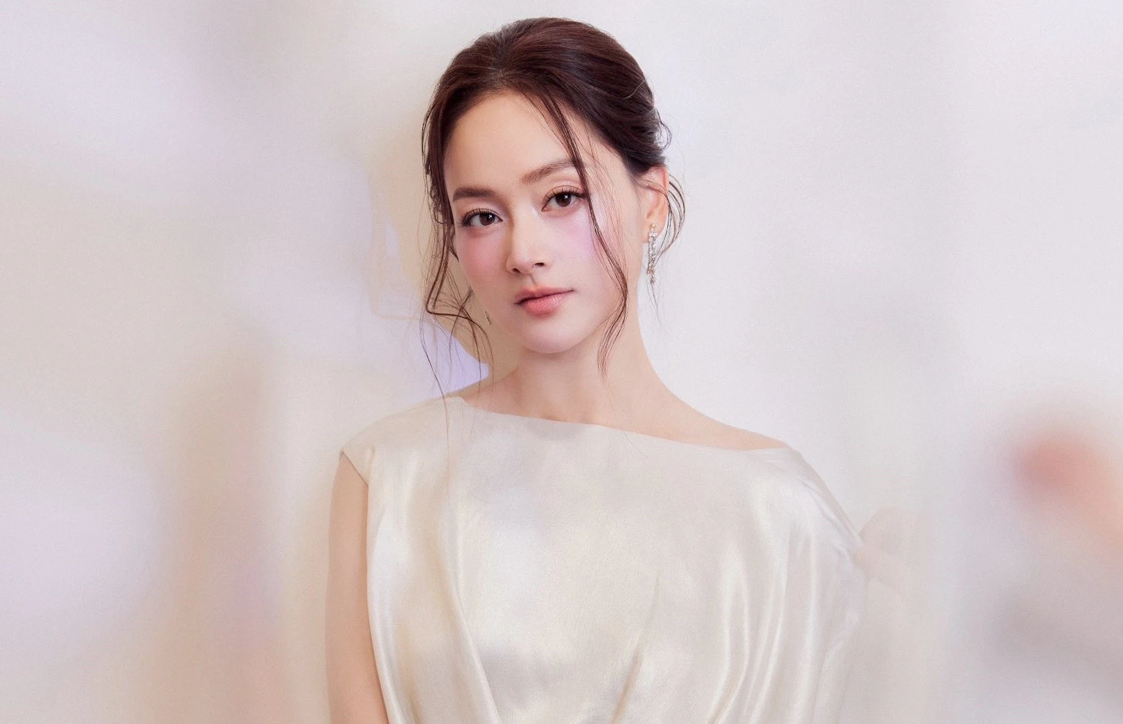 Lan Phương gợi cảm bội phần sau ly hôn chồng Tây