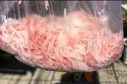 Một người dân Đà Nẵng tá hoả vì bún đổi màu đỏ bất thường