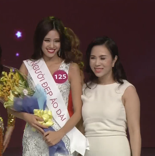 Phạm Thị Hương đăng quang Hoa hậu Hoàn vũ Việt Nam 2015 - Hình 17 Pham Thi Huong dang quang Hoa hau Hoan vu Viet Nam 2015-Hinh-17