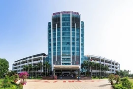 Đấu thầu tại ĐH SPKT TP.HCM: Hé lộ mối quan hệ "đối thủ - đối tác" lạ kỳ