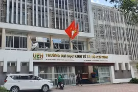 HPCONS trúng gói thầu 12,2 tỷ tại ĐH Kinh tế: Vì sao 3 đối thủ cùng "rụng"?