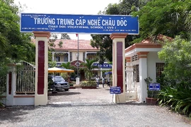 Gói thầu số 13 tại Trường trung cấp nghề Châu Đốc: "Ngã ngựa" hàng loạt vì Catalogue [Kỳ 1]