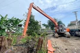 TP HCM: Công ty Đại Đức Phát thực hiện tu sửa, chống ngập úng cặp đường số 57