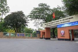 Gói thầu trường ĐH SPKT TP HCM: Nhà thầu quen mặt dự thầu tiết kiệm 0,23%