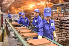 Viglacera Đông Triều vẫn lao đao, 13 quý không thoát lỗ