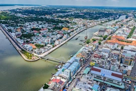 Gói thầu 2 tỷ ở Vĩnh Long (mới): Vì sao chỉ một nhà thầu 'tân binh' tham dự?