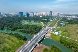 Vẽ lại bản đồ giao thông khu Đông: Tuyến đường dài 660m xuyên qua đô thị quốc tế “tỷ đô” chuẩn bị thông xe, giảm ùn tắc cho nút giao lớn nhất TP HCM