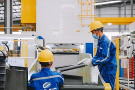 Người thân Chủ tịch HĐQT SMC bị xử phạt vì bán "chui" cổ phiếu