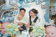 Vợ chồng Hồ Quang Hiếu làm tiệc thôi nôi hoành tráng cho quý tử