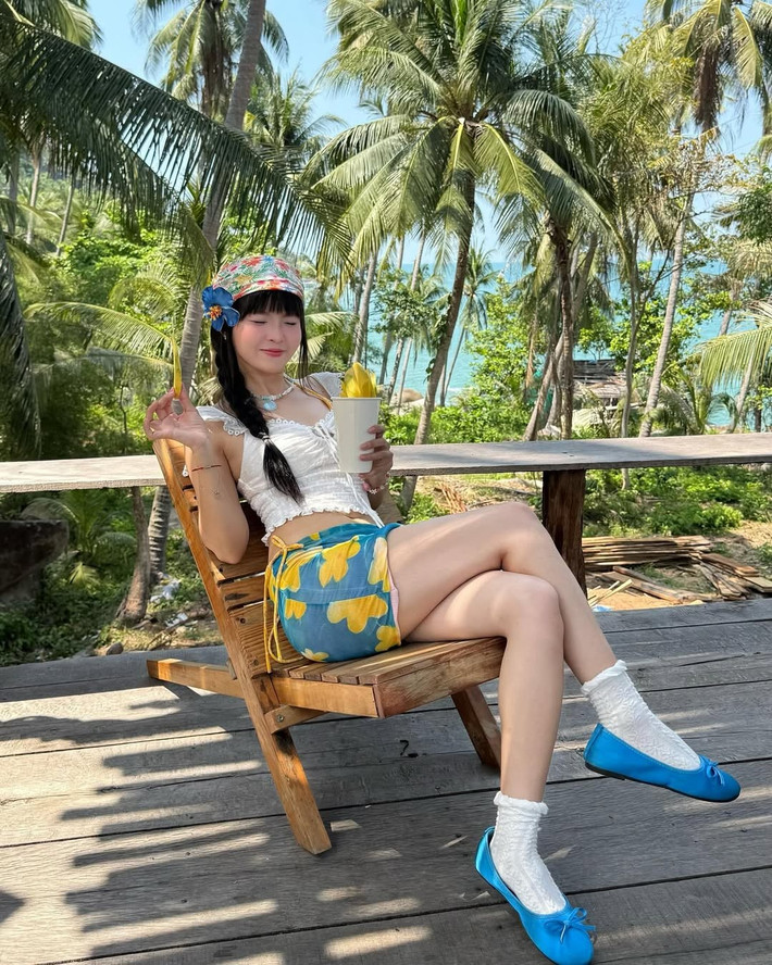 Thúy Kiều là một trong những gương mặt nổi bật từng “làm mưa làm gió” trên các nền tảng mạng xã hội khi xuất hiện trong loạt video triệu view của nhóm hài FAPtv. Với gương mặt khả ái, vóc dáng thanh mảnh cùng lối diễn xuất tự nhiên, cô nhanh chóng ghi điểm và trở thành “crush quốc dân” trong lòng nhiều khán giả trẻ.