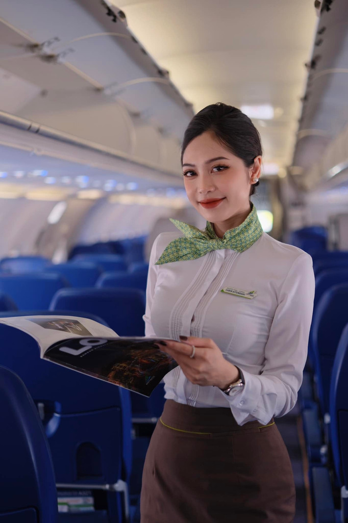 Là một tiếp viên nhưng Nguyên Thảo từng tốt nghiệp từ ngôi trường đại học tưởng chừng như không liên quan, đó là trường Đại học Sư phạm Đà Nẵng. (Ảnh: FBNV)