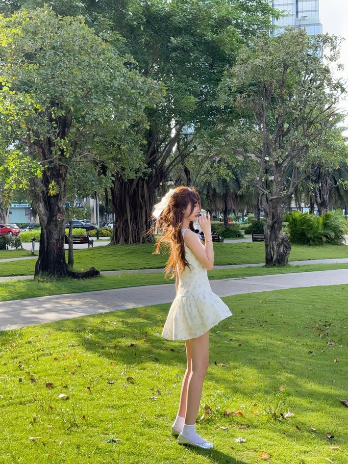 Với phong cách tự nhiên, gần gũi, Diệu Linh nhanh chóng thu hút một lượng lớn người theo dõi, trở thành một trong những hot TikToker có sức ảnh hưởng nhất định trong giới trẻ.