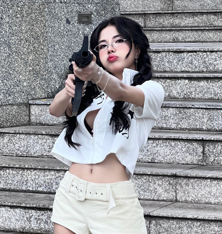 Chính vậy mỗi lần cô nàng cập nhật hình ảnh mới đều nhận về "cơn mưa" lời khen từ người hâm mộ. (Ảnh: FBNV)