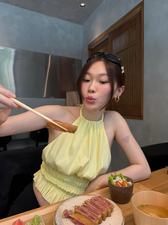 Sau khi cưới, cặp đôi thường xuất hiện cũng nhau trong những chuyến du lịch đến nhiều địa điểm nổi tiếng trên thế giới.