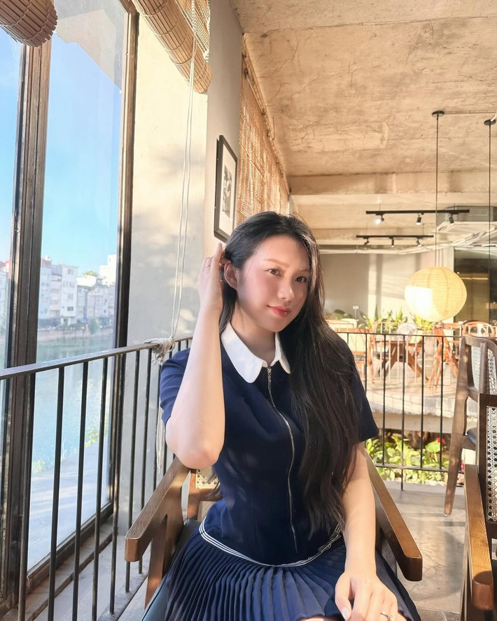 Đoàn Văn Hậu đã vắng mặt trên sân cỏ suốt hơn 1 năm rưỡi để điều trị chấn thương và vẫn chưa có dấu hiệu có thể trở lại với bóng đá, trong suốt khoảng thời gian này, Doãn Hải My luôn đồng hành cùng chồng, từ việc chữa trị đến việc phản ứng lại trước dư luận tiêu cực.