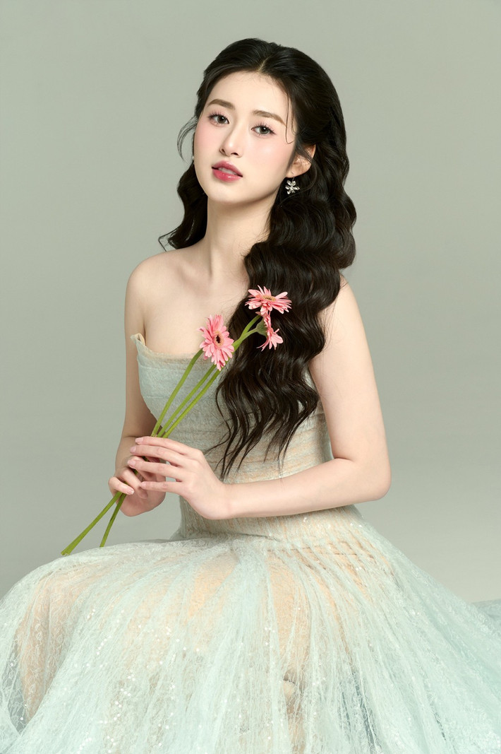 Ghi danh tại cuộc thi Miss Earth Vietnam 2025, Hoa khôi Hà Nội sinh năm 2006 Ngô Thị Trâm Anhsở hữu vẻ đẹp ngọt ngào chuẩn "thần tiên tỷ tỷ" đang là một trong những ứng cử viên "nặng ký".