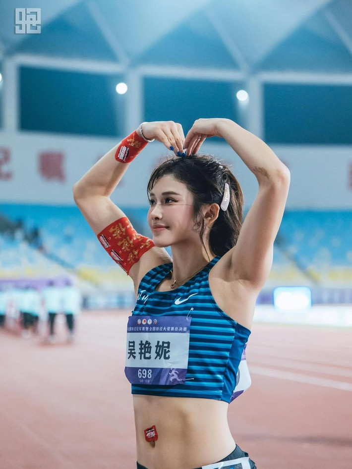Dù không cần trang điểm cầu kỳ hay khoác lên mình những bộ cánh lộng lẫy, Wu Yanni vẫn chứng minh sức hút của một ngôi sao thể thao sở hữu vẻ đẹp tự nhiên và phong cách thời trang cá tính. (Ảnh: IGNV)