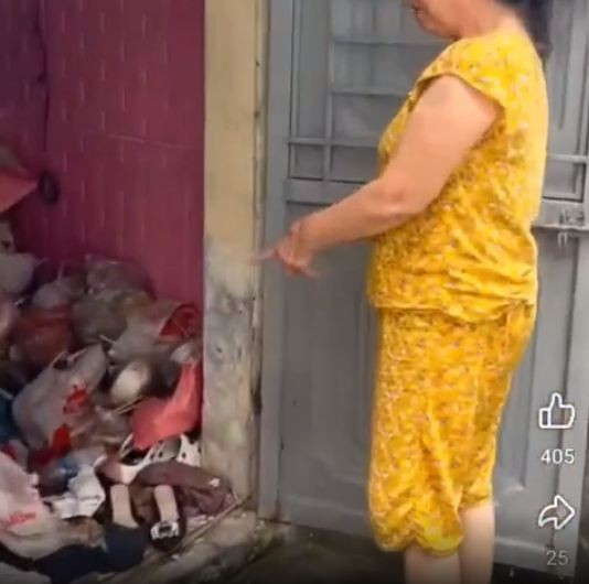Theo đó, bà V. (trú tại phường Nam Định, trước đây là TP Nam Định), chủ nhà trọ cho biết người thuê trọ là cô gái tên Q. (SN 2003) quê ở Quảng Ninh. Cô gái này thuê trọ tại nhà bà từ năm 2021 với giá thuê là 400.000 đồng/tháng.