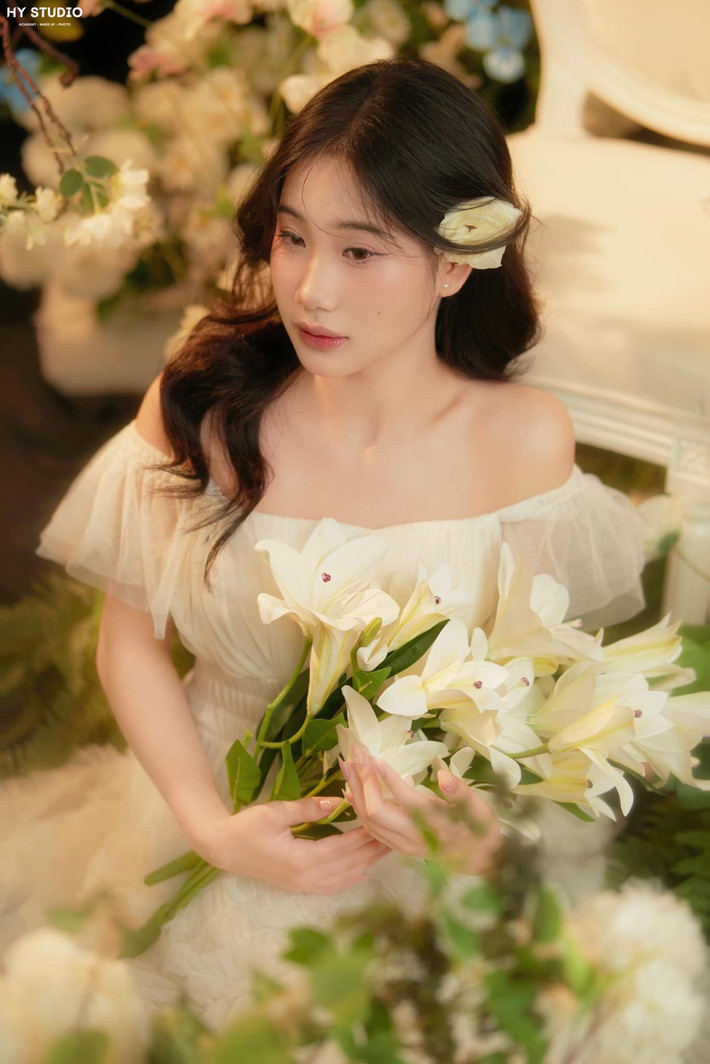 Sự xuất hiện của Phương Thảo đã góp phần lan tỏa hình ảnh đẹp của người chiến sĩ công an nhân dân, đặc biệt là khi Lễ kỷ niệm 80 năm Quốc khánh 2/9 đang đến gần. (Ảnh: FBNV)