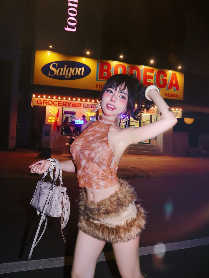 Trên trang cá nhân, nàng hot girl thường xuyên chia sẻ các nội dung liên quan đến học tập, lifestyle và thời trang.