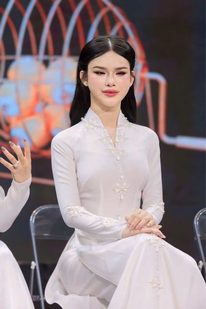 Suốt chặng đường trong cuộc thi, người đẹp chuyển giới được đánh giá có nhiều cố gắng, mỗi lần xuất hiện đều khiến công chúng bất ngờ.