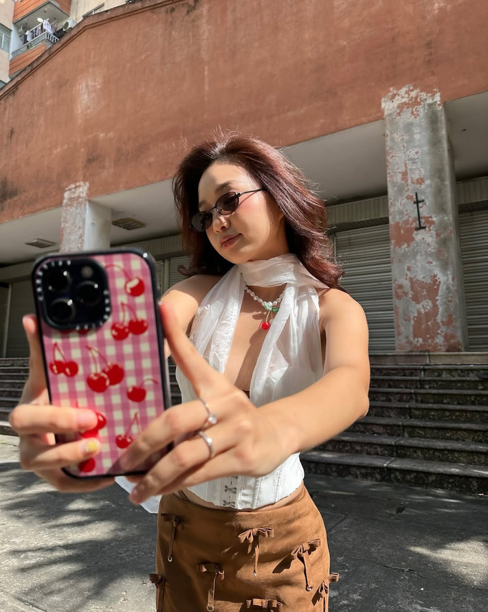 Chái Chanh (tên thật Thái Anh) nổi tiếng là một Gen Z mang năng lượng tích cực cùng gu thời trang ấn tượng. (Ảnh: @chaichanh)