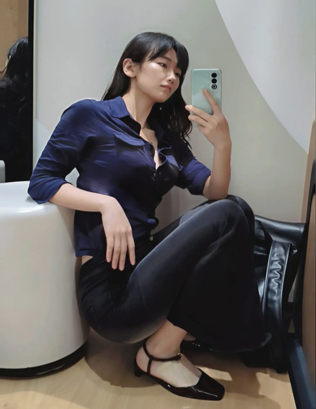 Trước Shaher, một TikToker nam có ngoại hình cơ bắp nhưng khuôn mặt lại giống Faker cũng từng "làm mưa làm gió".