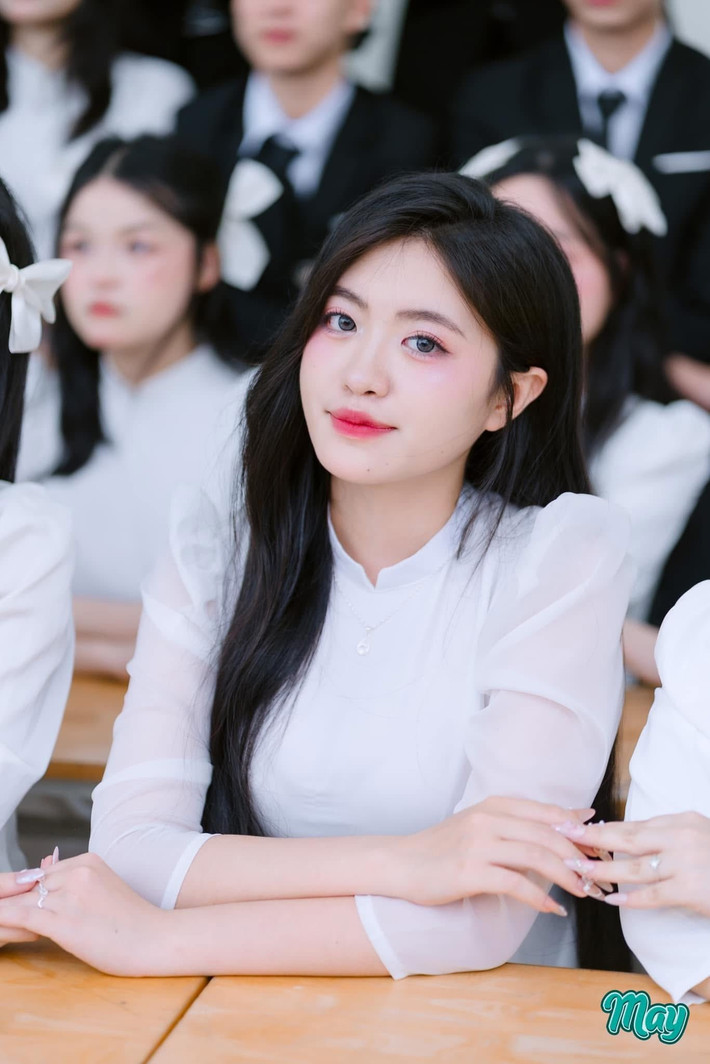 Thương bố, ngay sau khi thi xong tốt nghiệp THPT, Như Nguyệt đã xin ra Hải Phòng làm công nhân để kiếm thêm thu nhập, đỡ đần cho gia đình.