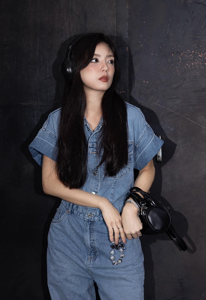 Lâm Á Hân hôm nay không còn là cô gái hồn nhiên ngày nào của BB&BG, mà đã trở thành một người mẹ, người vợ và người phụ nữ trưởng thành – mạnh mẽ nhưng vẫn dịu dàng, từng trải nhưng không mất đi sự nữ tính.