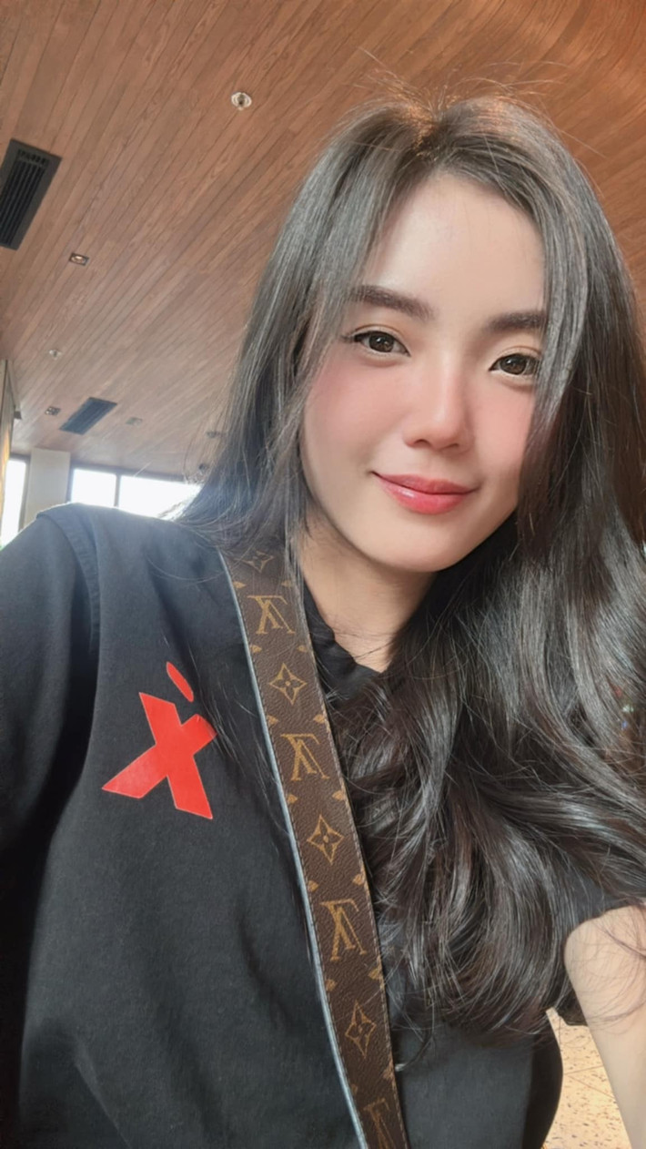 Cô cho biết bản thân duy trì lối sống lành mạnh, ăn uống khoa học, tập luyện nhẹ nhàng sau sinh và luôn giữ tinh thần tích cực.