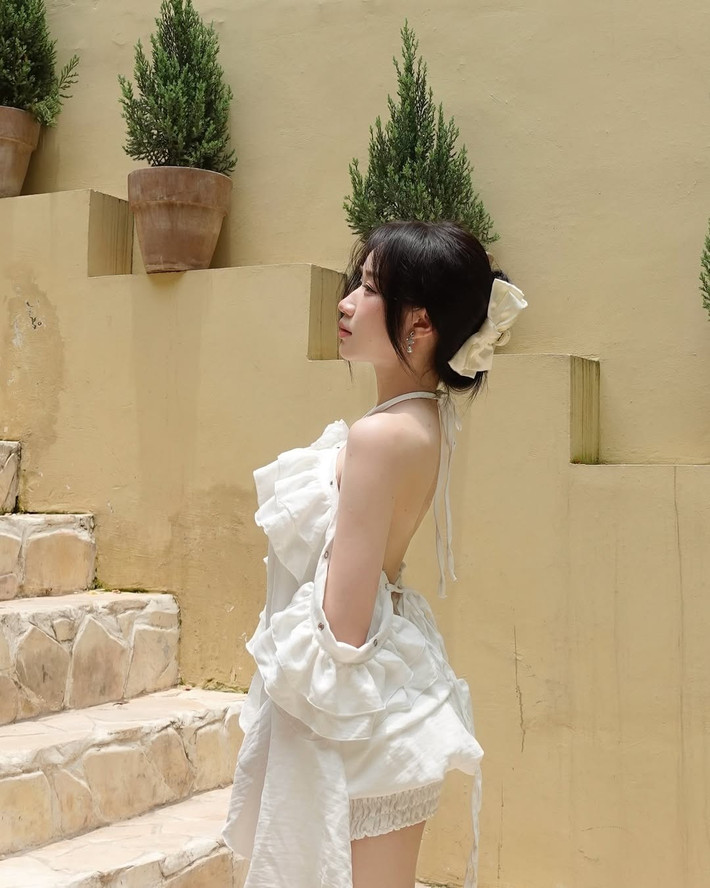 Hoàng Lan Anh được biết đến là một hot girl mạng xã hội, nổi lên với những video nhảy bắt trend theo nhạc.