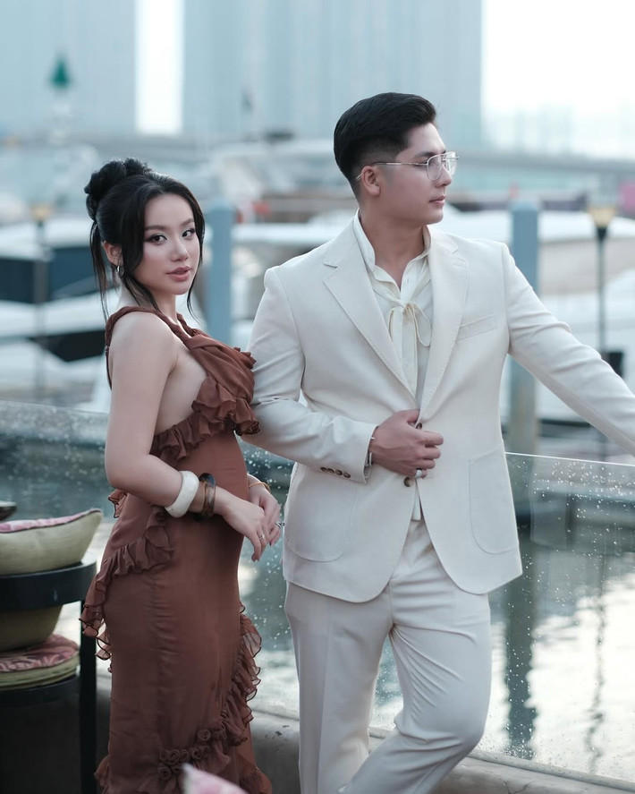 Minh Thư cùng chồng thường xuyên cùng nhau đi du lịch đến những địa điểm, đất nước nổi tiếng.