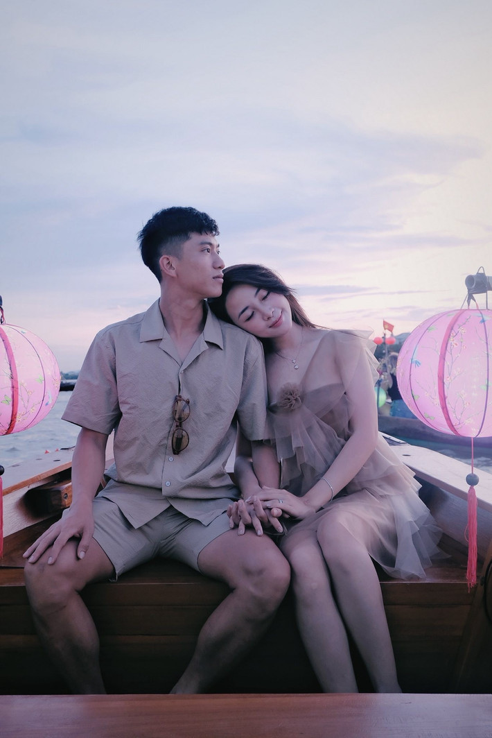 Sau hai lần sinh nở, nhan sắc và vóc dáng của Nhật Linh, bà xã cầu thủ Phan Văn Đức, luôn là chủ đề được người hâm mộ quan tâm và ngưỡng mộ. (Ảnh: FBNV)