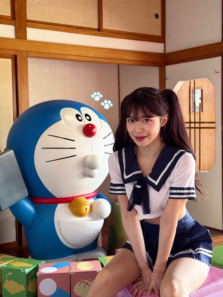 Cô thường xuyên tương tác với người hâm mộ và chia sẻ những khoảnh khắc đời thường, từ đó xây dựng hình ảnh gần gũi và thân thiện.(Ảnh: IGNV)