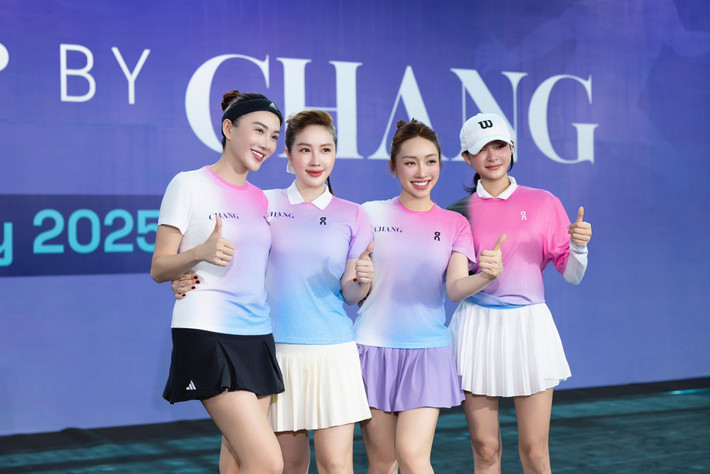 Bảo Thy check-in cùng dàn mỹ nhân showbiz tham gia giải pickleball.