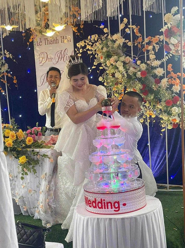 Qua câu chuyện của mình, Minh và Dung muốn nhắn nhủ đến tất cả mọi người rằng, chúng ta hãy tin vào tình yêu để vượt qua thử thách và khó khăn.
