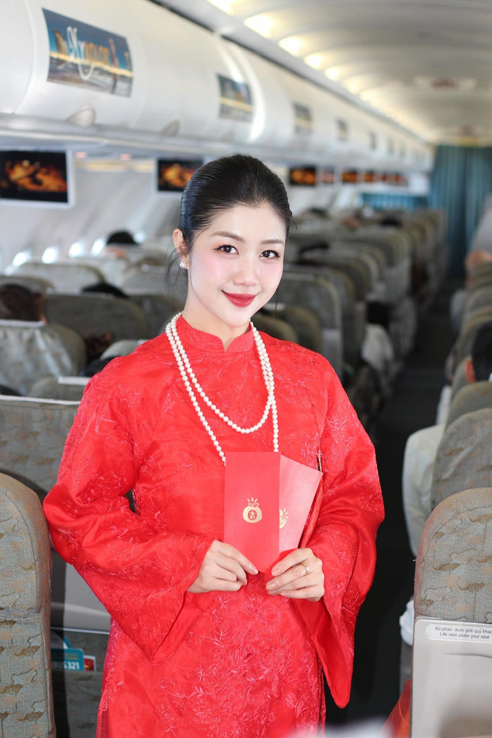Trong một môi trường đòi hỏi sự bình tĩnh và chuyên nghiệp cao như hàng không, nụ cười của Nam Phương trở thành cầu nối, giúp xoa dịu những lo lắng và tạo cảm giác thoải mái, dễ chịu cho mọi người trên chuyến bay.