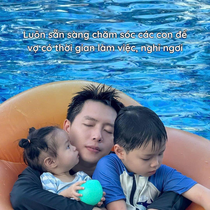 Thành Trần không chỉ đồng hành cùng vợ trong cuộc sống mà còn yêu chiều vợ hết mực. Theo Trinh Phạm chia sẻ, chồng cô không chỉ là phó nháy ruột trong những chuyến du lịch, mà còn luôn luôn sẵn sàng chăm con, làm mọi việc để vợ có thêm thời gian nghỉ ngơi, chăm sóc bản thân.