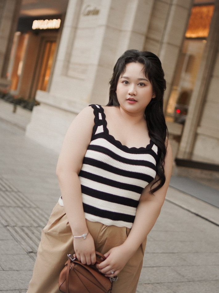 Điều này không chỉ ảnh hưởng đến ngoại hình mà còn khiến cô hạn chế xuất hiện trước công chúng trong thời gian dài.