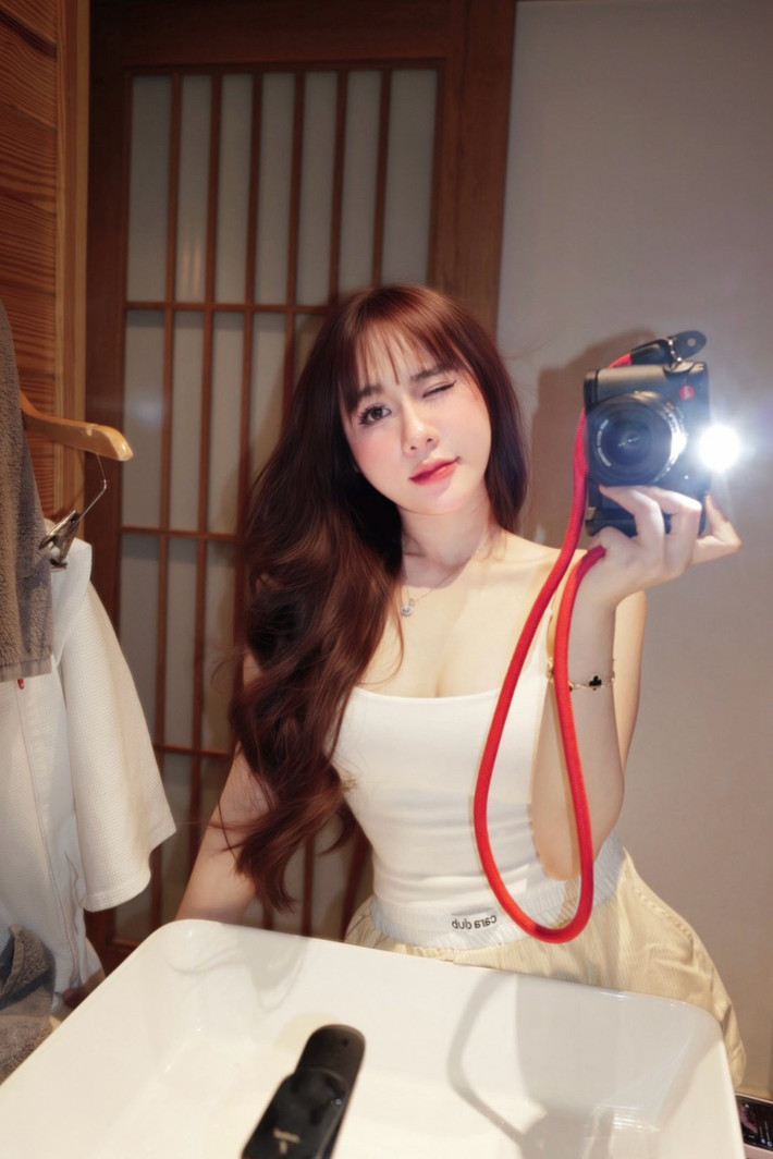 Mặc dù mới tập tành thi đấu bi-a trong thời gian gần đây, Tuyết Anh đã gặt hái được một số thành tích đáng kể.