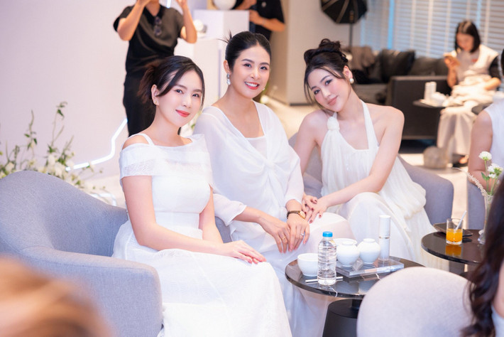 Người đẹp tiết lộ bí quyết nằm ở chế độ ăn uống đúng cách, không cần tập luyện.