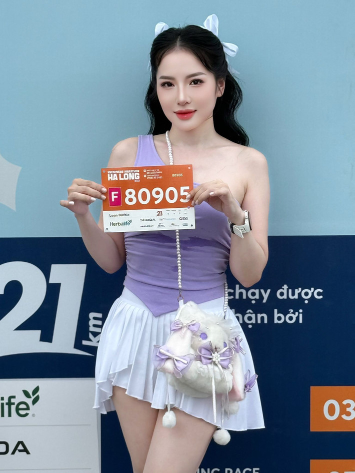 Cô nàng thường xuyên chia sẻ những khoảnh khắc tập luyện, tham gia các giải chạy, khuyến khích mọi người cùng rèn luyện sức khỏe.
