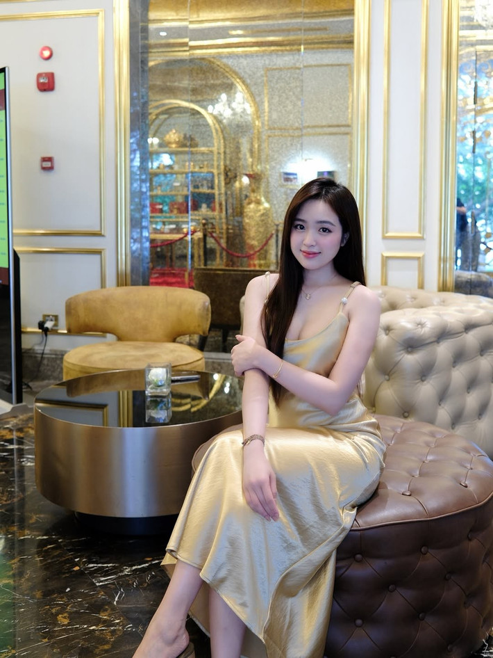 Dù đã là mẹ hai con, Phương Anh vẫn sở hữu thân hình săn chắc, thon gọn đáng mơ ước.