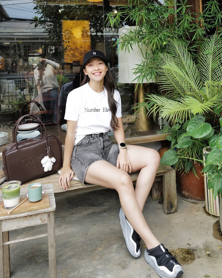 Tuy nhiên thời gân gần đây, Khả Ngân dần xuất hiện trở lại, thường xuyên tham gia các sự kiện giải trí, thể thao. Diện mạo của Khả Ngân khiến nhiều người chú ý.