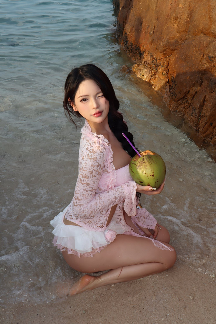 Trang cá nhân của cô nàng hiện có hơn 307.000 người theo dõi trên Instagram và hơn 50.000 người thích trên Facebook. (Ảnh: IGNV)
