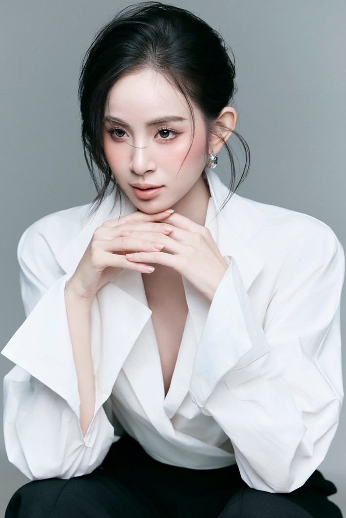 Người mẫu quê Hà Nam có chiều cao 1m68 cùng 3 vòng chuẩn đẹp và gương mặt thanh tú cùng làn da trắng nõn nà.